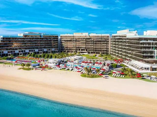 Th8 Palm Dubai Beach Resort Vignette Collection
