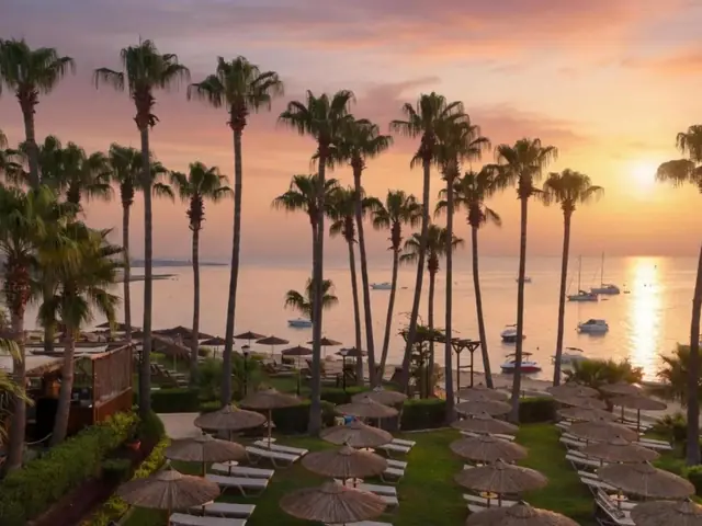 Cavo Maris Beach Hotel