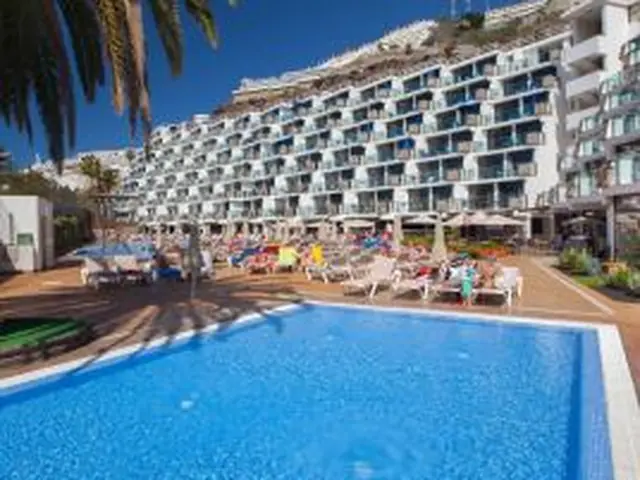 Revoli Playa Apartments