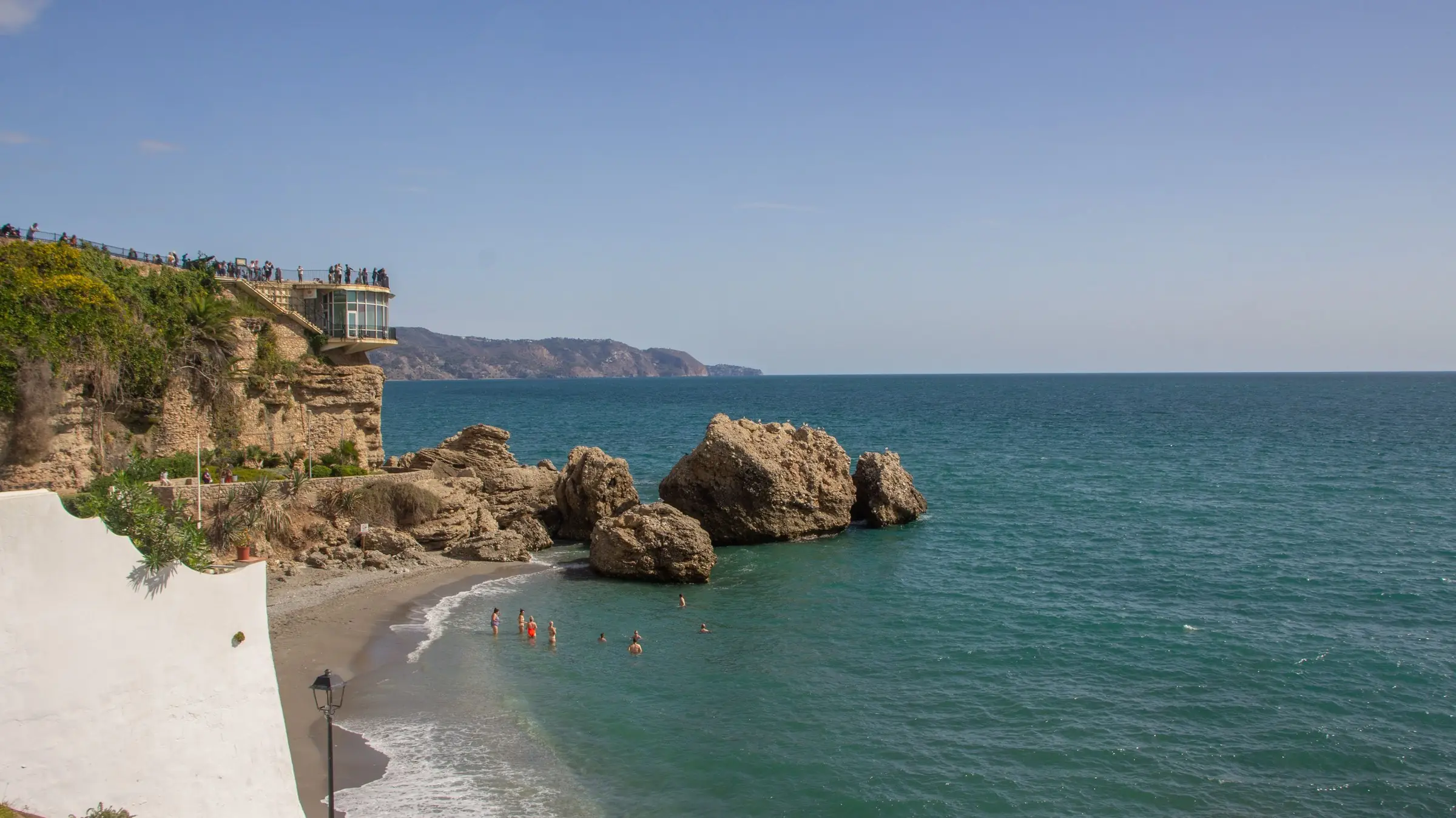 Coasta de la Marbella și munții Sierra Blanca, pe Costa del Sol