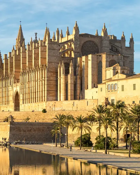 Palma de Mallorca: catedrala La Seu, palatul Almudaina și portul de iahturi